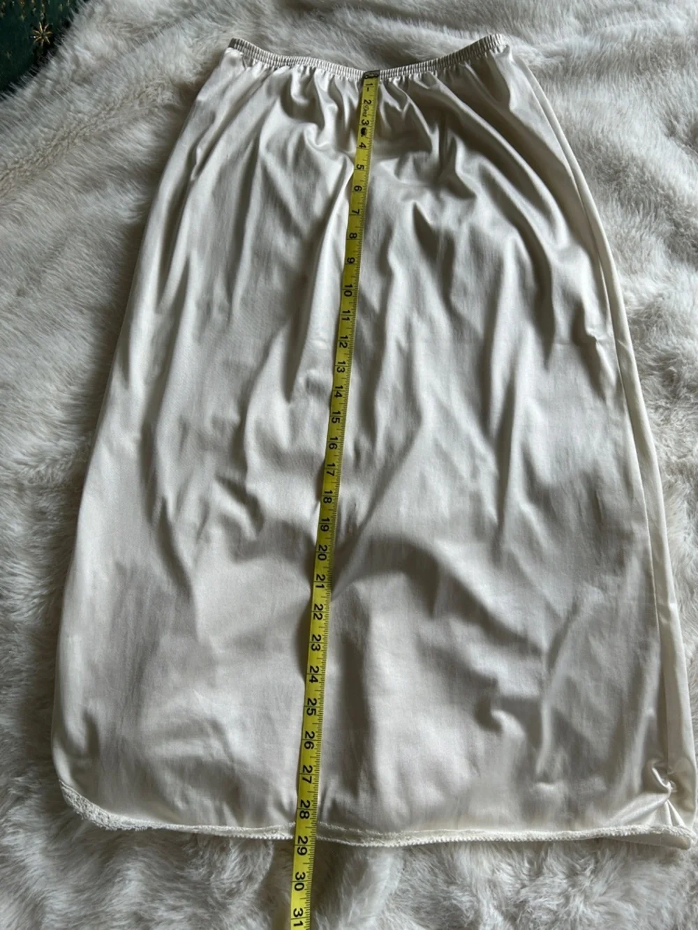 3/$20 Vintage White Slip Skirt w/ Lace Trim S - Picture 12 of 13